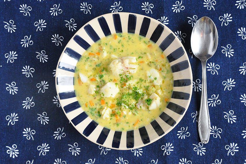 Fischsuppe mit Zitrone und Reis